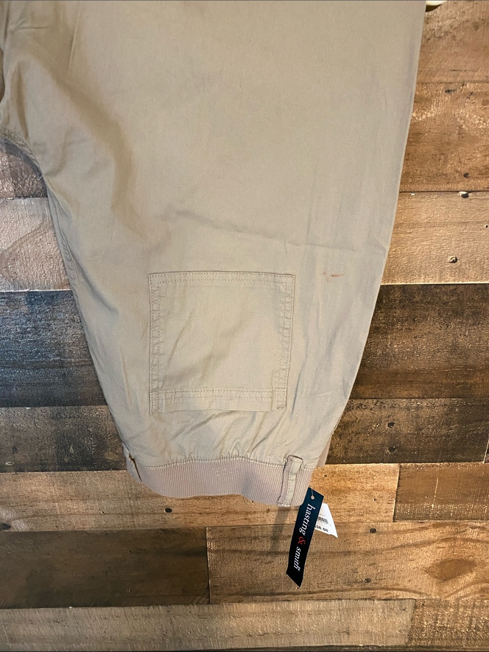 Beige/Tan women’s capri